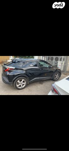 מודעת רכב טויוטה C-HR