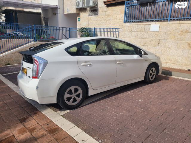 מודעת רכב טויוטה פריוס
