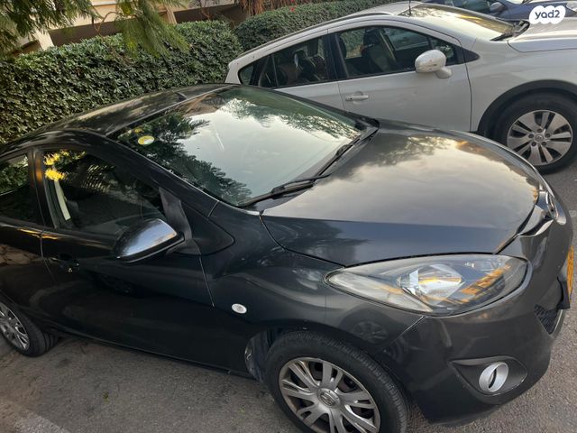 מודעת רכב מאזדה 2