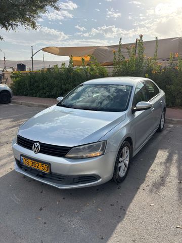 מודעת רכב פולקסווגן ג'טה 