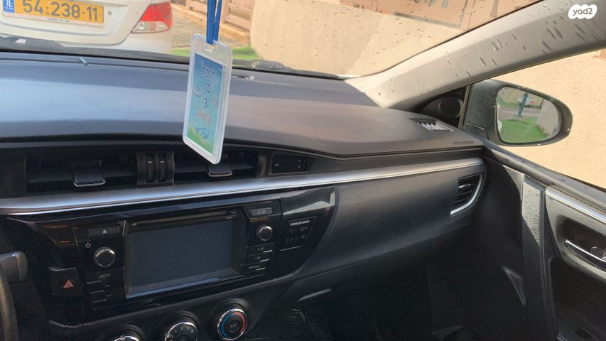 מודעת רכב טויוטה קורולה