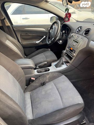 פורד מונדאו