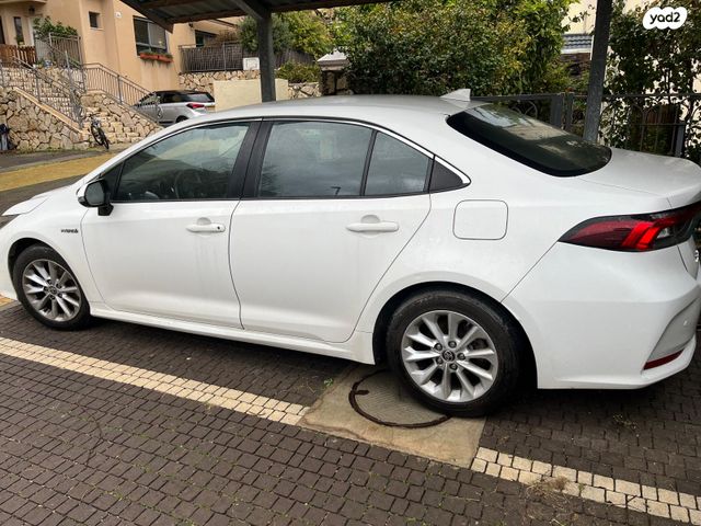 מודעת רכב טויוטה קורולה