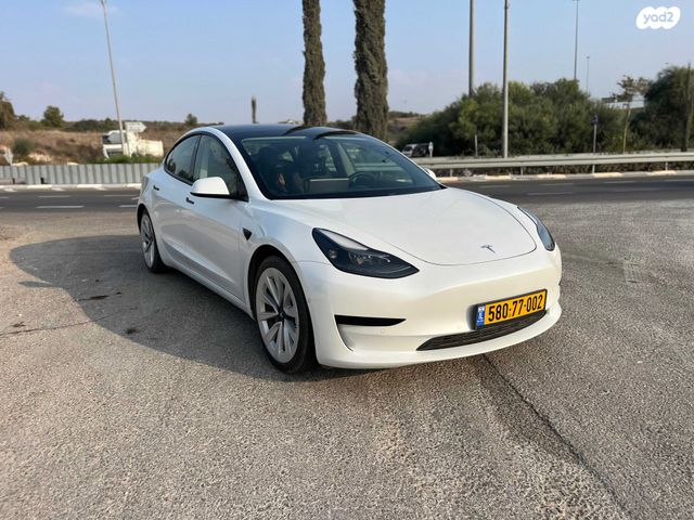 מודעת רכב טסלה מודל 3