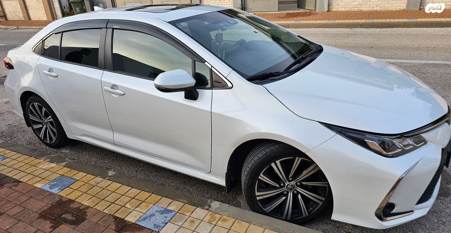 טויוטה קורולה