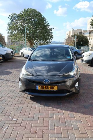 מודעת רכב טויוטה פריוס
