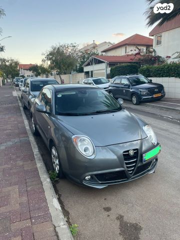 מודעת רכב אלפא רומיאו מיטו