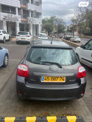 מודעת רכב טויוטה אוריס