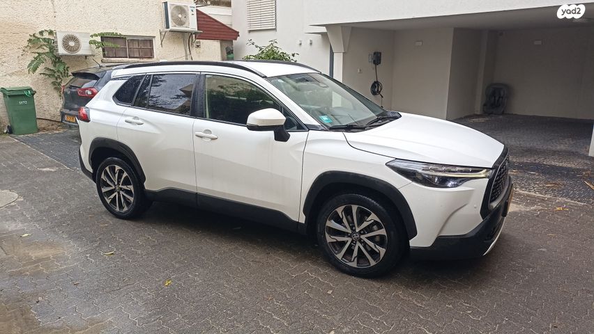 טויוטה קורולה קרוס