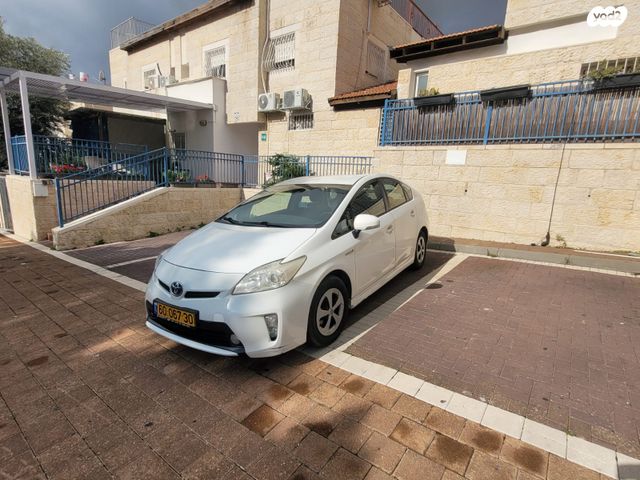 טויוטה פריוס