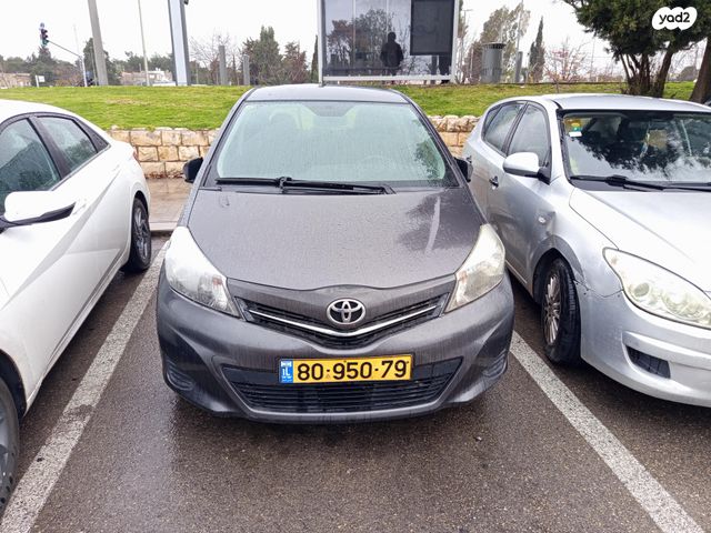 טויוטה יאריס