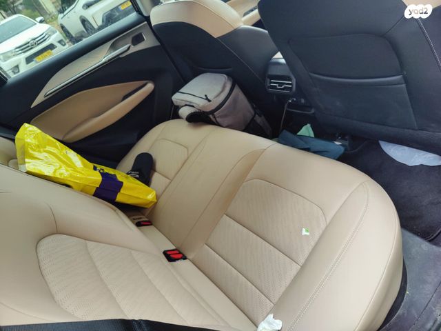 מודעת רכב ג׳ילי Geometry C