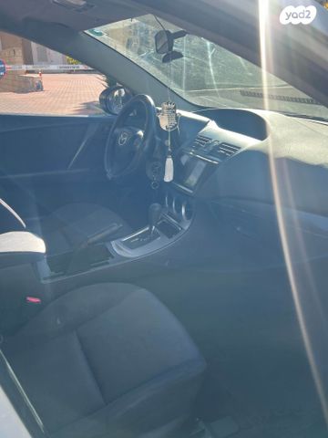 מודעת רכב מאזדה 3