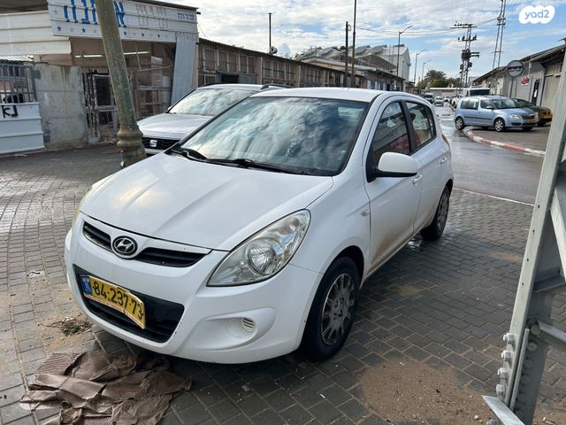 מודעת רכב יונדאי i20