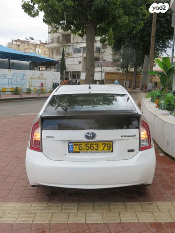 טויוטה פריוס