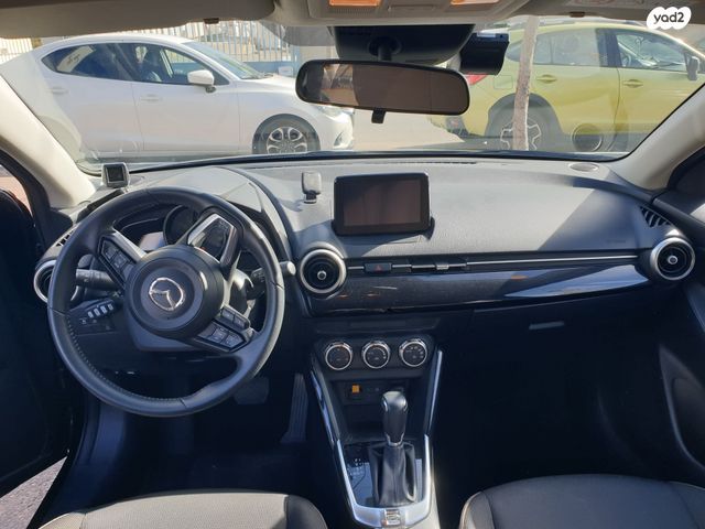 מודעת רכב מאזדה 2