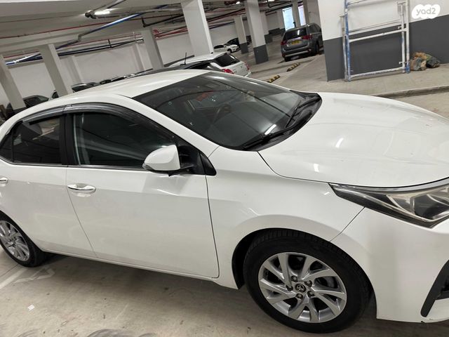 טויוטה קורולה