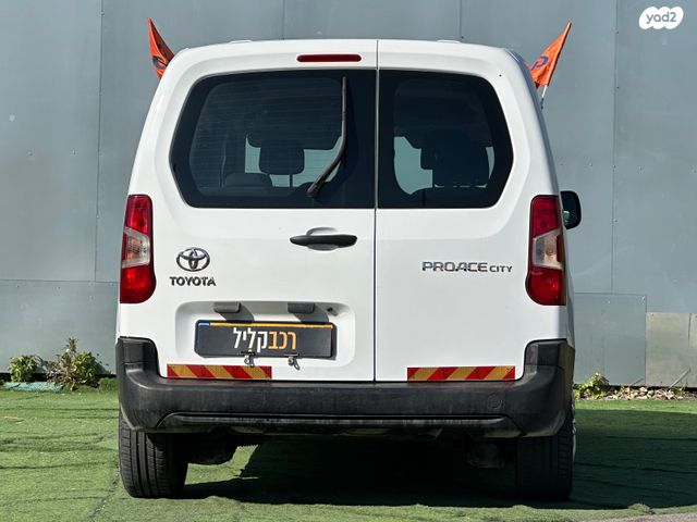 טויוטה פרואייס סיטי