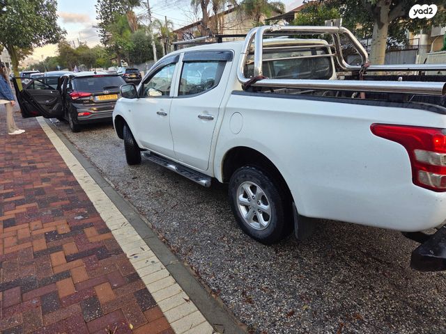 מיצובישי טרייטון / L200