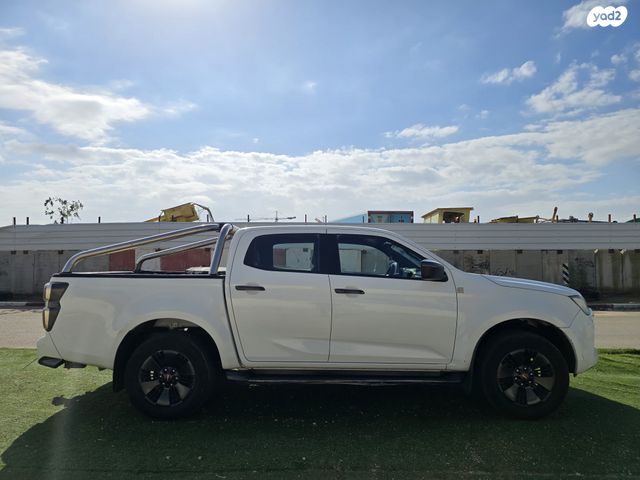 איסוזו די-מקס