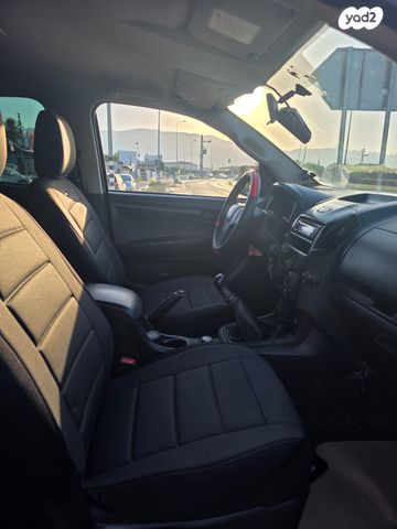 איסוזו די-מקס