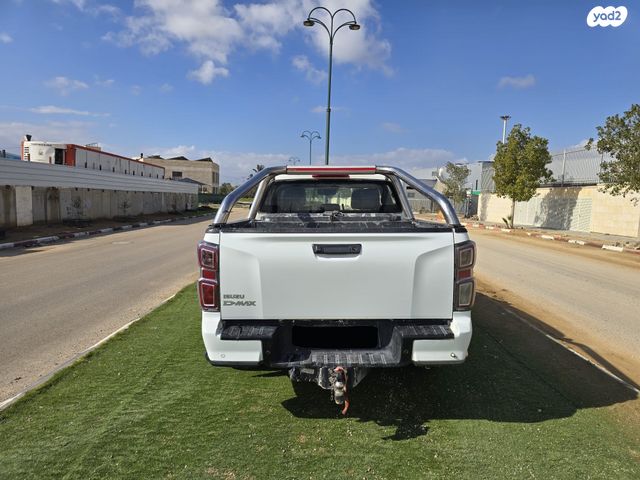 איסוזו די-מקס