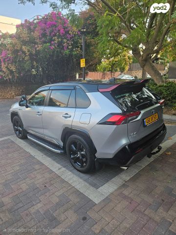 טויוטה RAV4