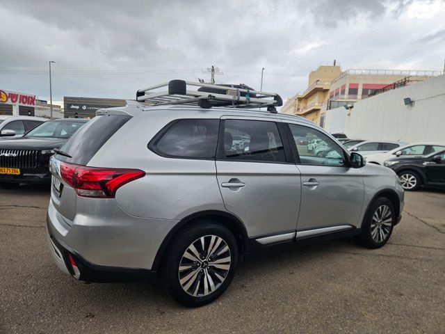 מיצובישי אאוטלנדר