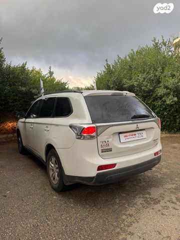 מיצובישי אאוטלנדר