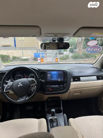 מיצובישי אאוטלנדר