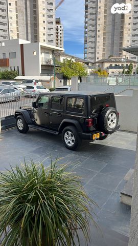 מודעת רכב ג'יפ רנגלר