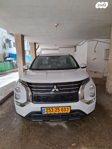 מיצובישי אאוטלנדר