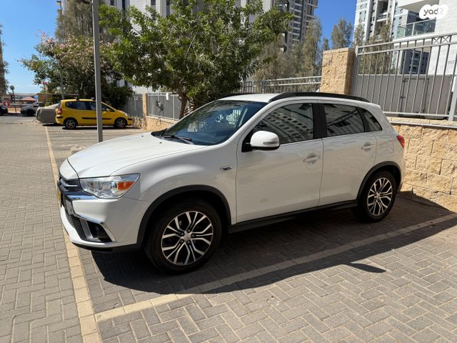 מודעת רכב מיצובישי ASX