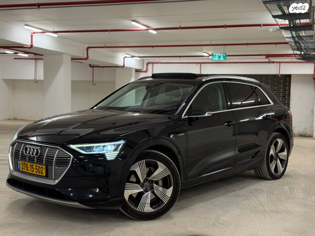 מודעת רכב אאודי E-tron