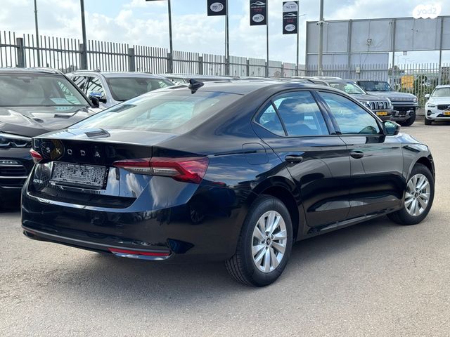 מיצובישי אאוטלנדר