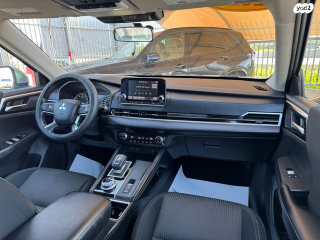 מיצובישי אאוטלנדר