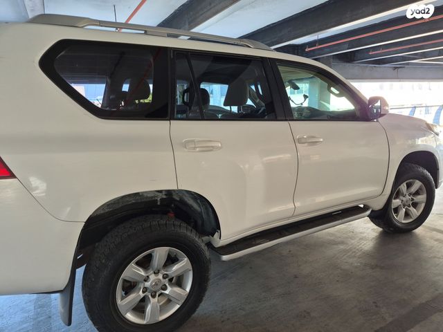 טויוטה לנד קרוזר