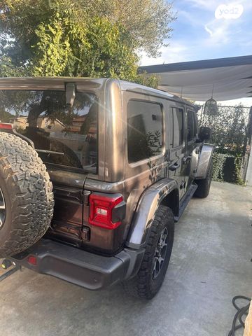 מודעת רכב ג'יפ רנגלר