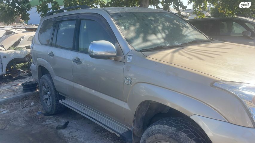 טויוטה לנד קרוזר