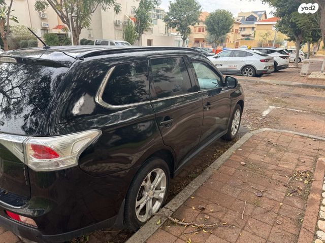 מיצובישי אאוטלנדר