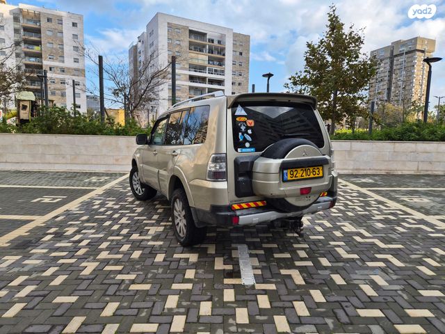 מיצובישי פג'רו