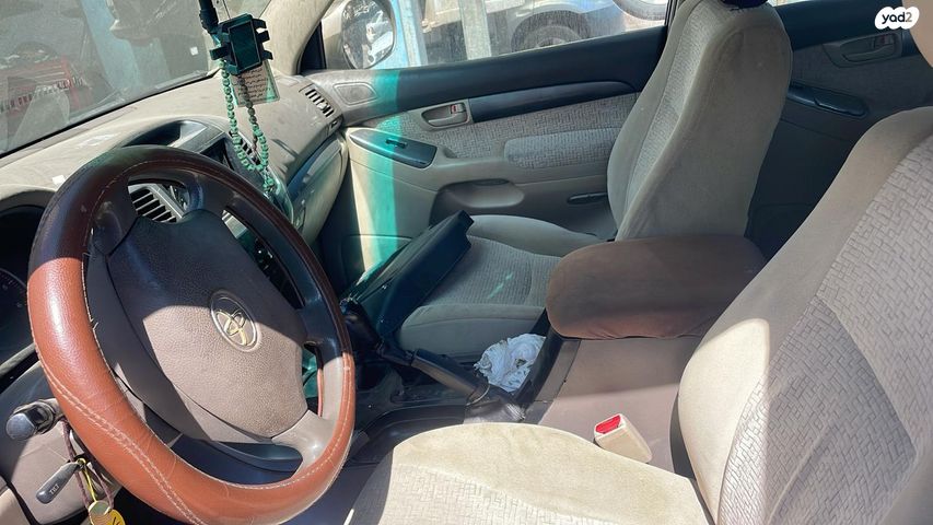 טויוטה לנד קרוזר