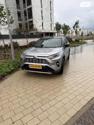 טויוטה RAV4