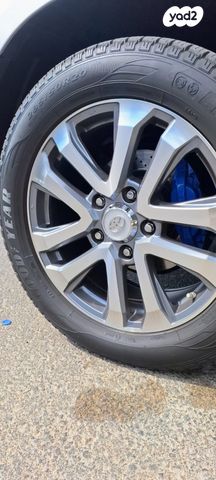 טויוטה לנד קרוזר