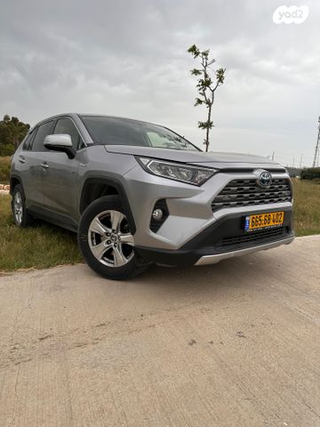 טויוטה RAV4