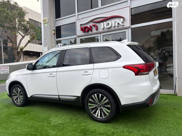 מיצובישי אאוטלנדר