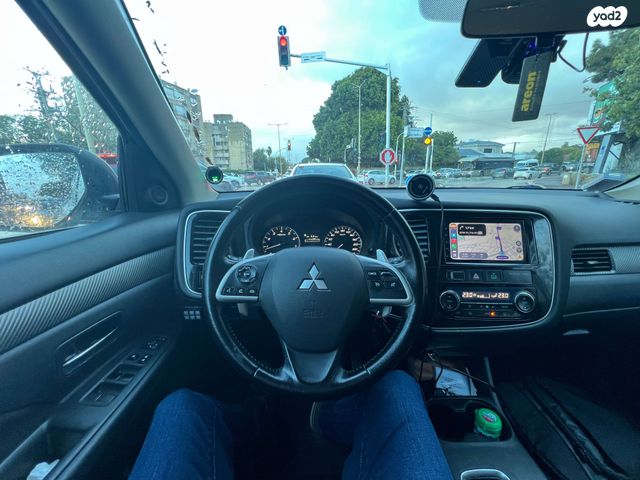 מיצובישי אאוטלנדר