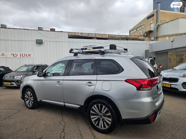 מיצובישי אאוטלנדר