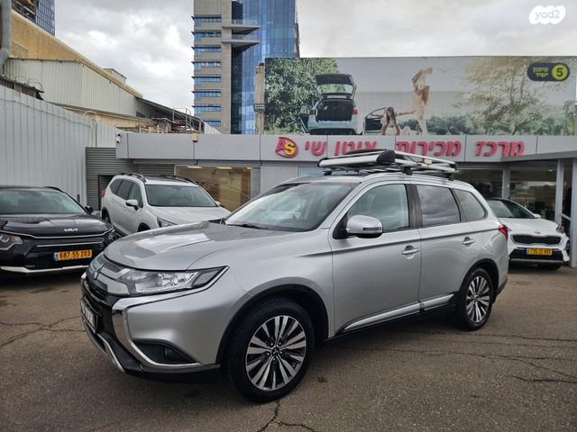 מיצובישי אאוטלנדר