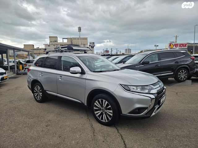 מיצובישי אאוטלנדר